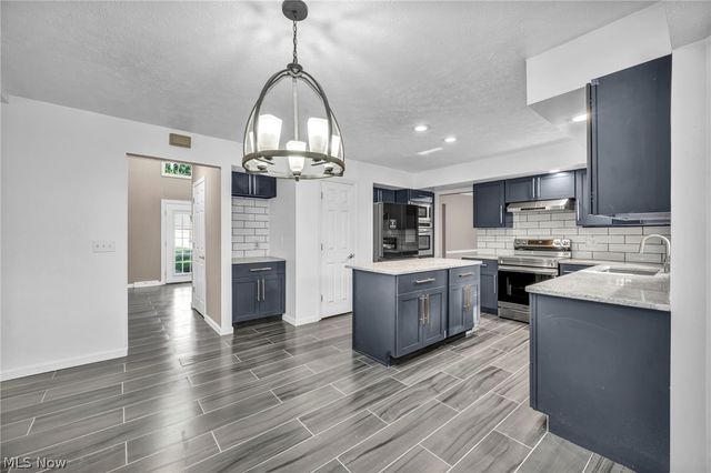 1785 Holdens Arbor Run, Westlake, OH 44145