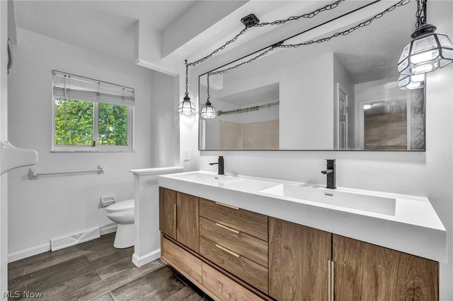 1785 Holdens Arbor Run, Westlake, OH 44145