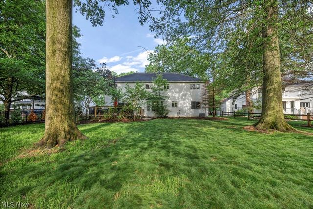 1785 Holdens Arbor Run, Westlake, OH 44145