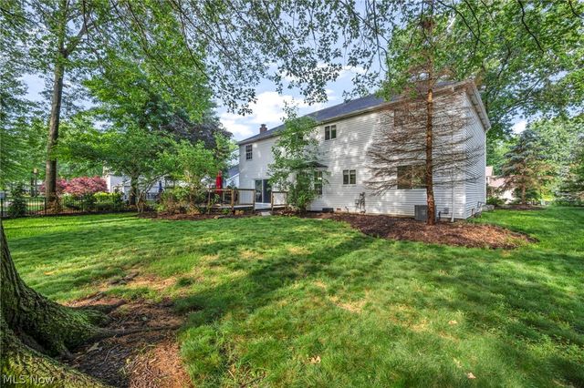 1785 Holdens Arbor Run, Westlake, OH 44145