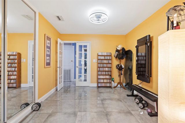 2501 NW 8th Avenue, Wilton Manors, FL 33311