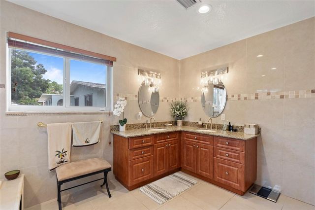 2501 NW 8th Avenue, Wilton Manors, FL 33311