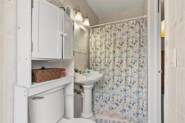 2501 NW 8th Avenue, Wilton Manors, FL 33311