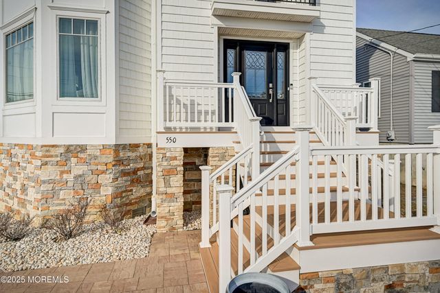 550 Whiting Avenue, Manasquan, NJ 08736