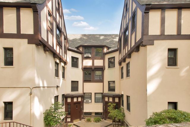64 Kensington Road 2D, Bronxville, NY 10708