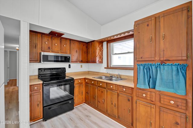 13315 Horncastle Way, Louisville, KY 40272