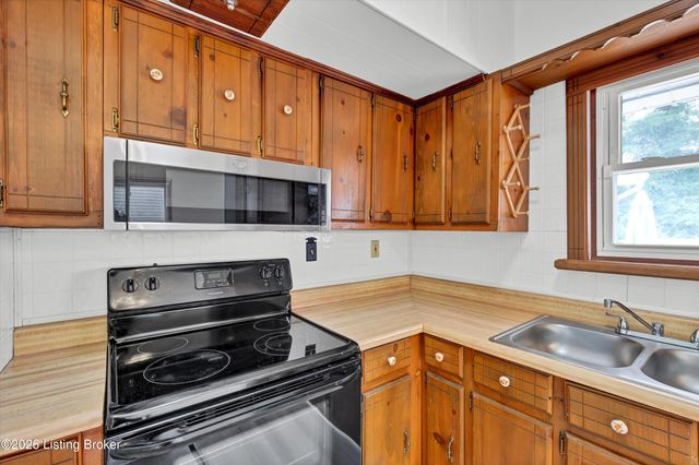 13315 Horncastle Way, Louisville, KY 40272