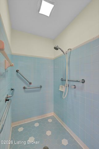 13315 Horncastle Way, Louisville, KY 40272