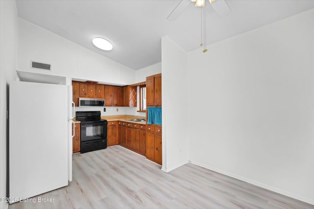 13315 Horncastle Way, Louisville, KY 40272