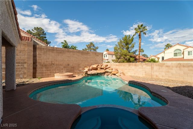 137 Wynntry Drive, Henderson, NV 89074