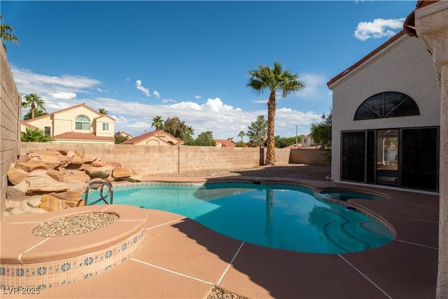 137 Wynntry Drive, Henderson, NV 89074