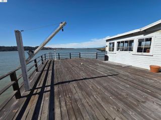 40 Sandy Beach Rd, Vallejo, CA 94590
