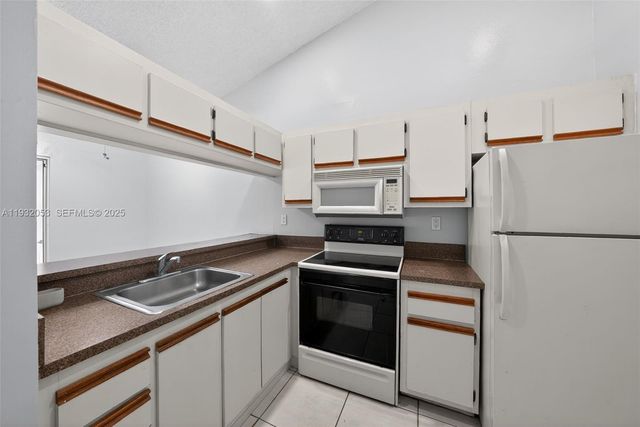 14106 SW 93rd Ln 14106, Miami, FL 33186