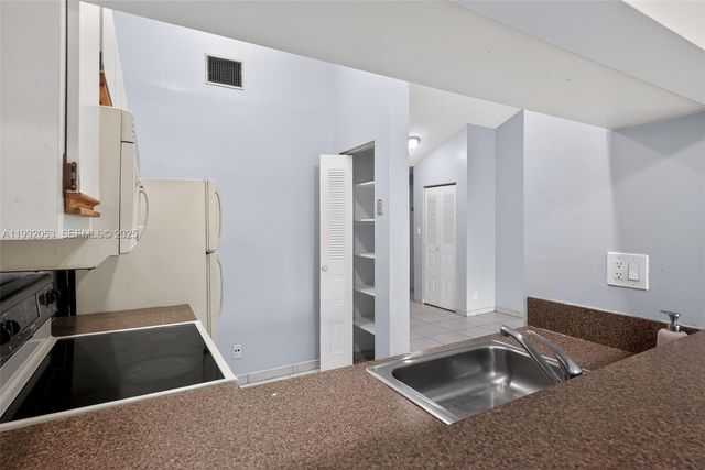 14106 SW 93rd Ln 14106, Miami, FL 33186