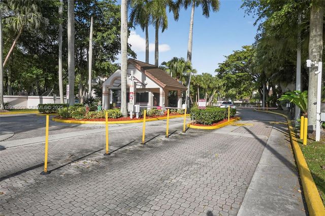 14106 SW 93rd Ln 14106, Miami, FL 33186