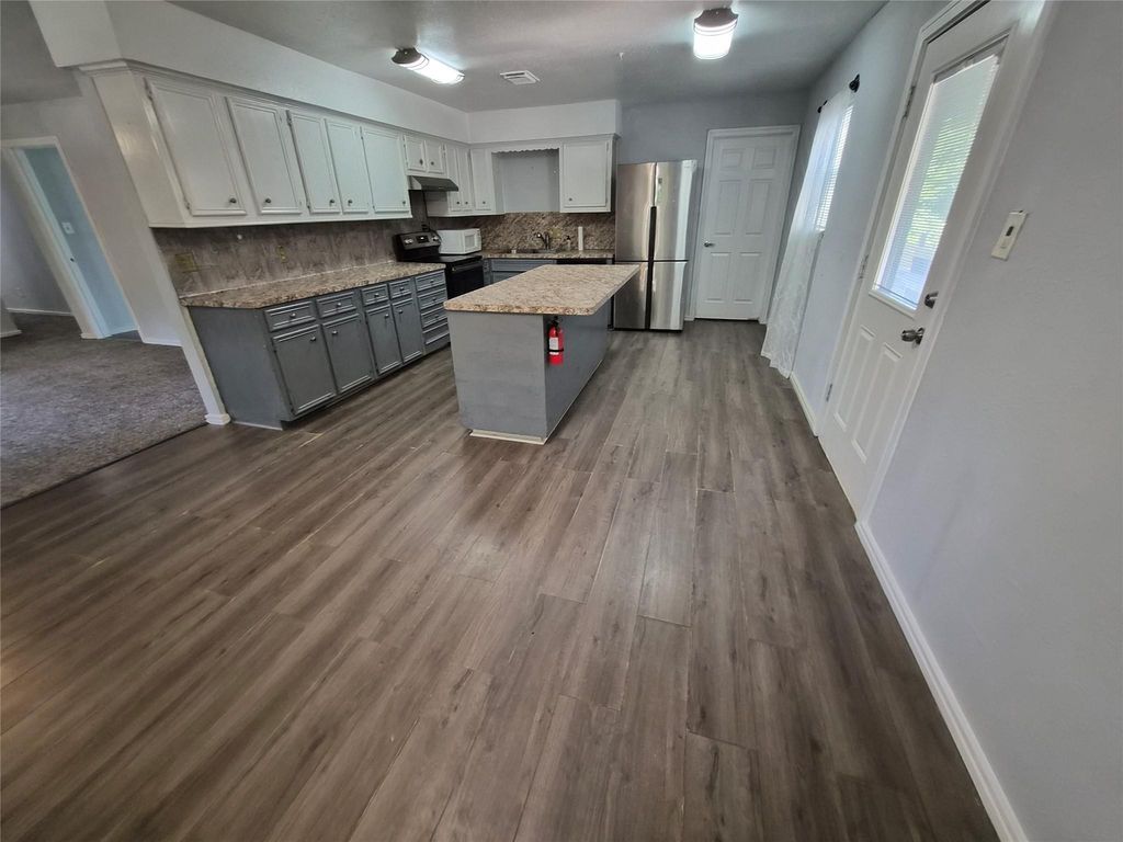 12335 Roy Road CR105, Brookside, TX 77581