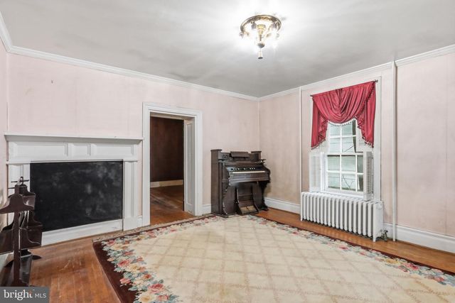 7927 MAIN ST, Middletown, VA 22645