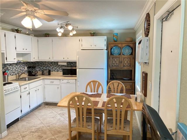 3230 NE 13th Street 2, Pompano Beach, FL 33062