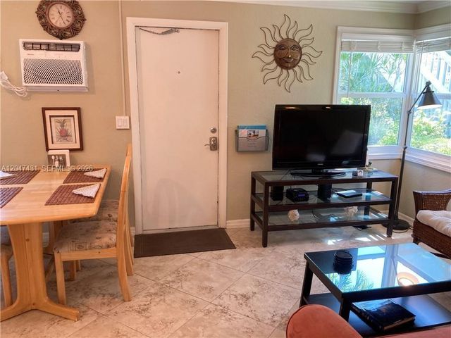 3230 NE 13th Street 2, Pompano Beach, FL 33062