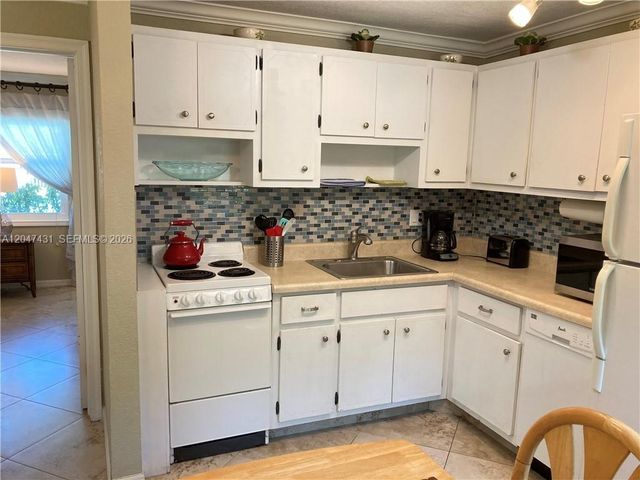 3230 NE 13th Street 2, Pompano Beach, FL 33062