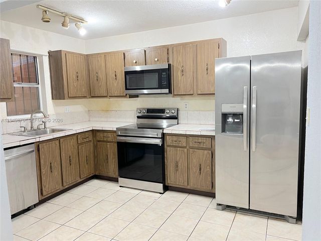 6518 SW 41st St 6518, Davie, FL 33314