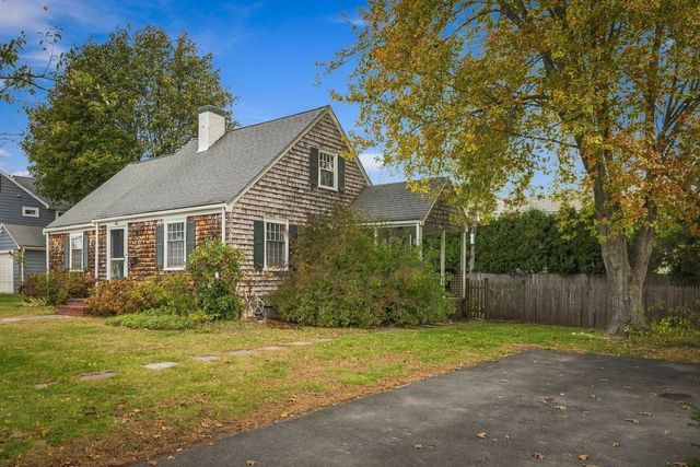 24 Hereford Road, Marblehead, MA 01945