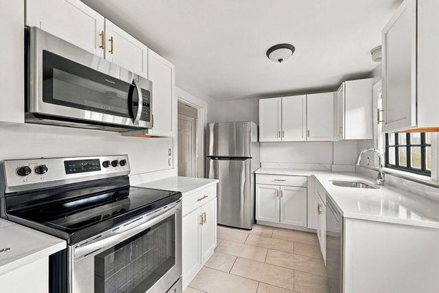 24 Hereford Road, Marblehead, MA 01945