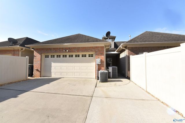 54 Jackson Way, Decatur, AL 35603