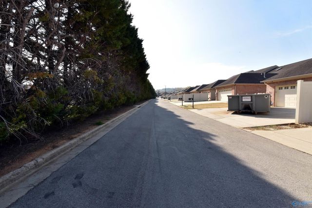 54 Jackson Way, Decatur, AL 35603