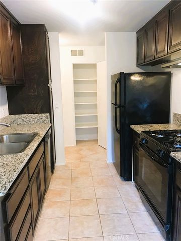 700 W La Veta, Orange, CA 92868