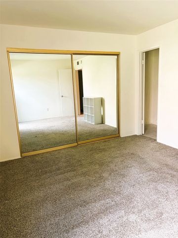 700 W La Veta, Orange, CA 92868