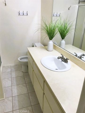 700 W La Veta, Orange, CA 92868