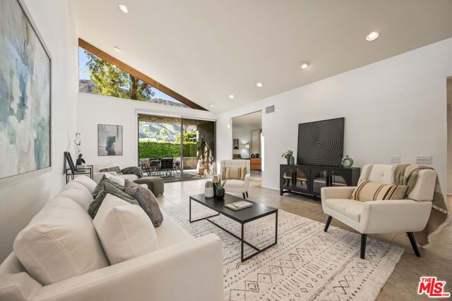 2079 S Ramitas Way, Palm Springs, CA 92264