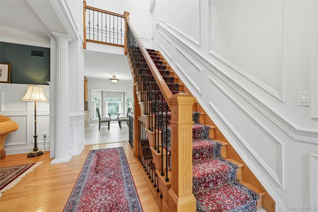 6 Thunder Road, Miller Place, NY 11764