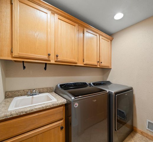 W6093 Mariner Hills TRAIL, Elkhorn, WI 53121