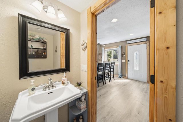 W6093 Mariner Hills TRAIL, Elkhorn, WI 53121