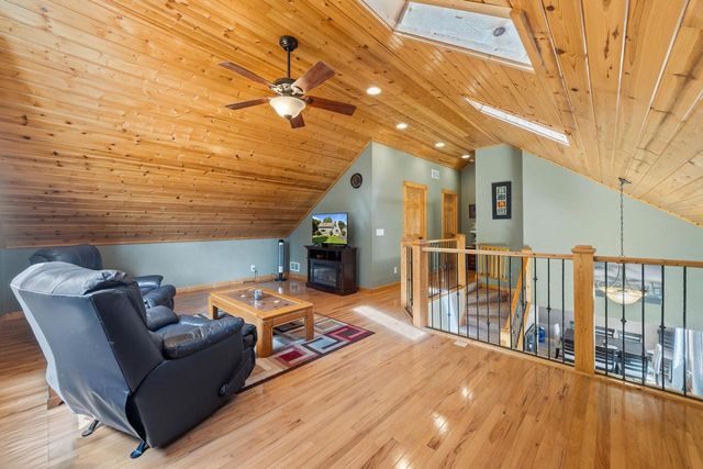 W6093 Mariner Hills TRAIL, Elkhorn, WI 53121