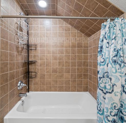 W6093 Mariner Hills TRAIL, Elkhorn, WI 53121