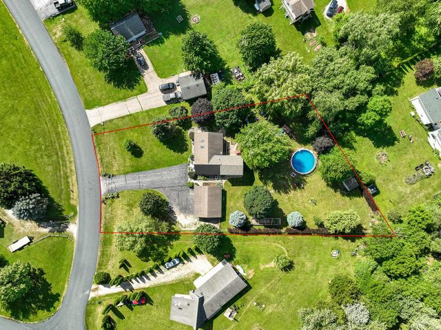 W6093 Mariner Hills TRAIL, Elkhorn, WI 53121