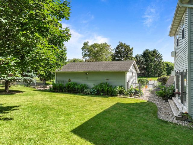 W6093 Mariner Hills TRAIL, Elkhorn, WI 53121