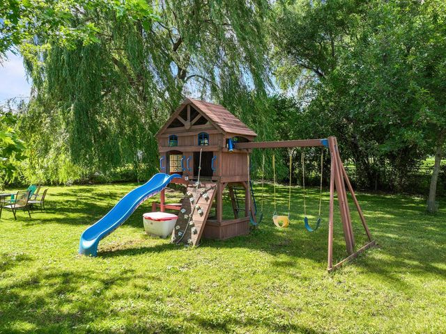 W6093 Mariner Hills TRAIL, Elkhorn, WI 53121