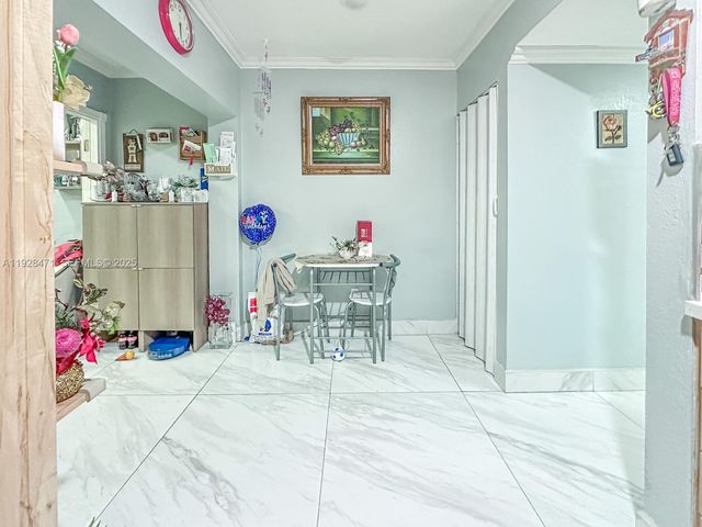 2216 W 53rd Pl 2216, Hialeah, FL 33016