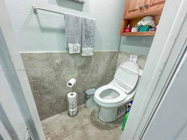 2216 W 53rd Pl 2216, Hialeah, FL 33016