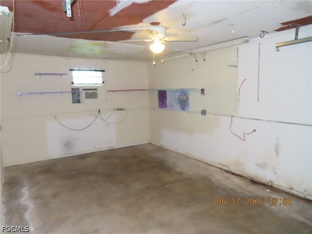 521 SE 35th ST, Cape Coral, FL 33904