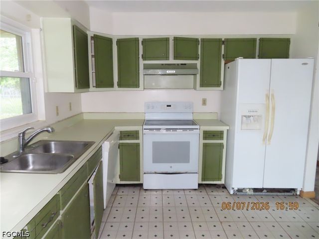 521 SE 35th ST, Cape Coral, FL 33904