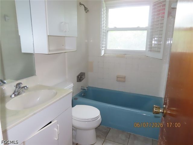 521 SE 35th ST, Cape Coral, FL 33904
