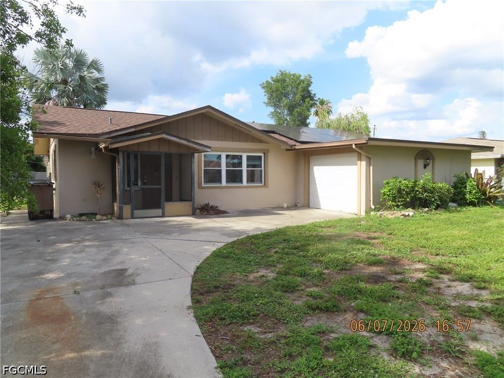 521 SE 35th ST, Cape Coral, FL 33904