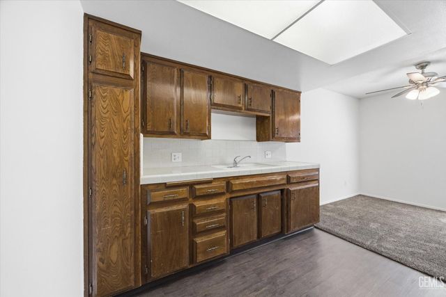 3333 El Encanto Court 19, Bakersfield, CA 93301