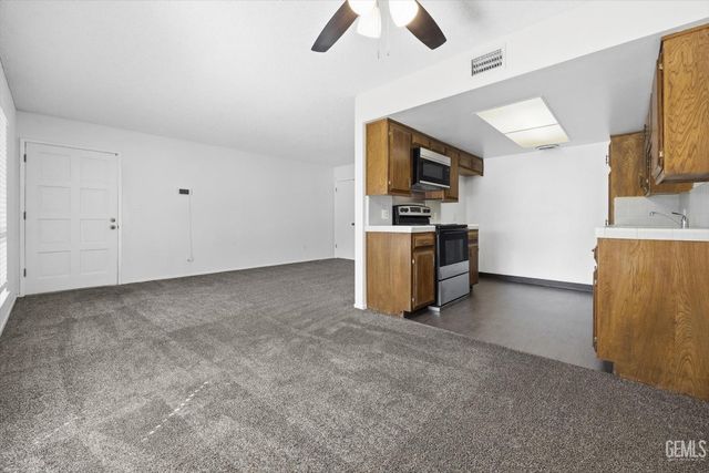 3333 El Encanto Court 19, Bakersfield, CA 93301