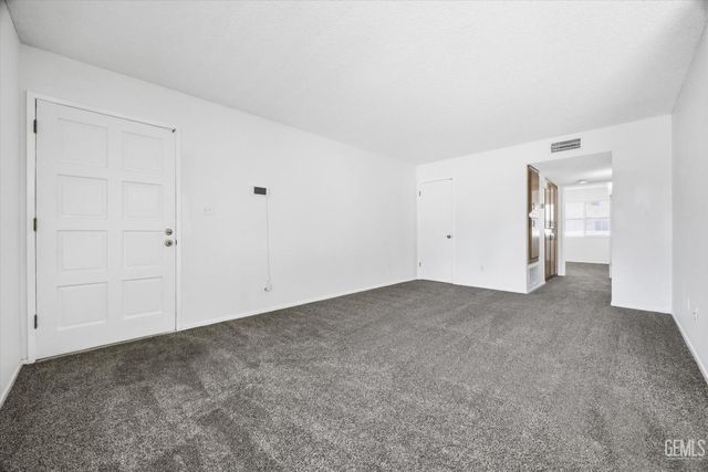 3333 El Encanto Court 19, Bakersfield, CA 93301